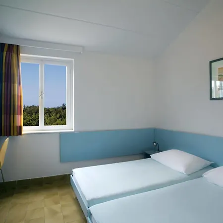 מלון דירות Lanterna 2*